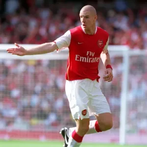 Philippe Senderos in Action: Arsenal's 2-1 Win Over Paris Saint-Germain at Emirates Cup 07 Philippe Senderos in Action: Arsenal's 2-1 Win Over Paris Saint-Germain at Emirates Cup 07