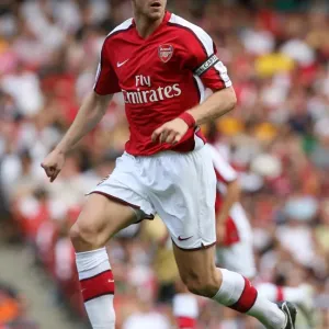 Philippe Senderos in Action Against Juventus: Arsenal's Emirates Cup Defeat (0:1), 2008 Philippe Senderos in Action Against Juventus: Arsenal's Emirates Cup Defeat (0:1), 2008