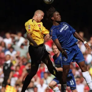 Philippesenderos del Arsenal,Didierre drouba de chelsea. El arsenal gano con un gol a dos contra el arsénal Philippesenderos del Arsenal,Didierre drouba de chelsea. El arsenal gano con un gol a dos contra el arsénal