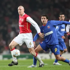 Philippe Senderos (Arsenal) Valentin Badea (Bucuresti)