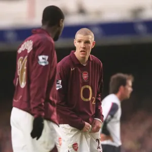 Filippo Senderos y Johan Djourou (Arsenal). El Arsenal = 1 : 1 Bolton Wanderers Filippo Senderos y Johan Djourou (Arsenal). El Arsenal = 1 : 1 Bolton Wanderers