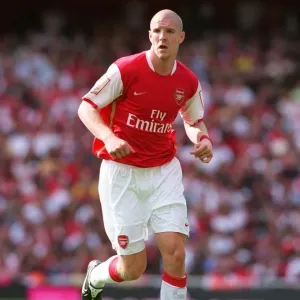 Philippe Senderos Leads Arsenal to 2-1 Victory over Paris Saint-Germain at Emirates Cup, 2007 Philippe Senderos Leads Arsenal to 2-1 Victory over Paris Saint-Germain at Emirates Cup, 2007