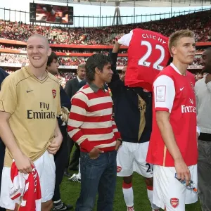 Filippo Senderos y Nicolás Bendtner (Arsenal) Filippo Senderos y Nicolás Bendtner (Arsenal)