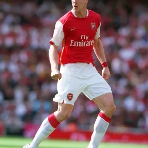 Philippe Senderos's Goal Secures 2-1 Victory for Arsenal Over Paris Saint-Germain at Emirates Cup, 2007 Philippe Senderos's Goal Secures 2-1 Victory for Arsenal Over Paris Saint-Germain at Emirates Cup, 2007