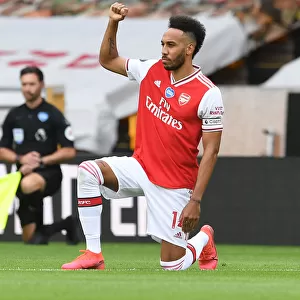 Pierre-Emerick Aubameyang Kneels: Wolverhampton Wanderers vs. Arsenal FC, Premier League 2019-2020