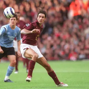 Pires Powers Arsenal to 1-0 Victory over Manchester City, FA Premier League 2005-06