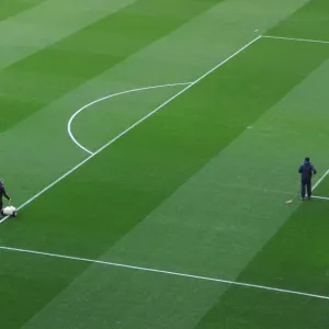 Pitch being marked out pre match. Arsenal 0: 0 Manchester United. Barclays Premier League