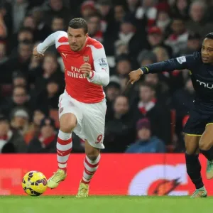 Podolski Outmaneuvers Clyne: Arsenal vs Southampton, Premier League 2014-15