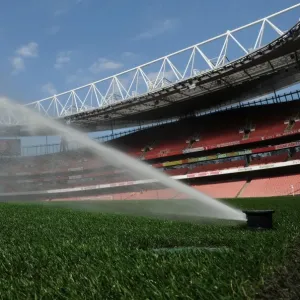 Pre-Match: Moistured Emirates Stadium Pitch (Arsenal vs. Watford, 2015-16) Pre-Match: Moistured Emirates Stadium Pitch (Arsenal vs. Watford, 2015-16)