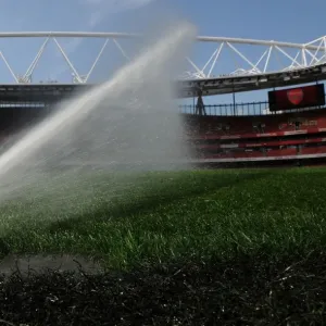 Preparing the Turf: Emirates Stadium for Arsenal vs. Watford (2015-16) Preparing the Turf: Emirates Stadium for Arsenal vs. Watford (2015-16)
