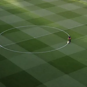 Preparing the Turf Print: Emirates Stadium Pitch Layout Preparing the Turf Print: Emirates Stadium Pitch Layout