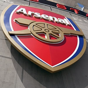 The Pride of Arsenal: The Crest at Emirates Stadium