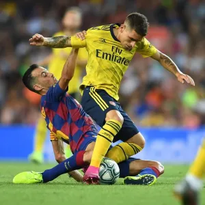 Print of Lucas Torreira vs. Sergio Busquets at Nou Camp