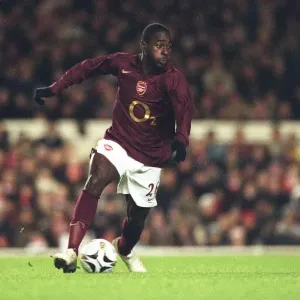 Quincy Owusu-Abeyie's Triumph: Arsenal Crushes Reading 3-0 in Carling League Cup Quincy Owusu-Abeyie's Triumph: Arsenal Crushes Reading 3-0 in Carling League Cup