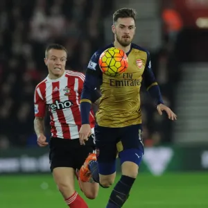 Ramsey Surges Past Clasie: Southampton vs. Arsenal, Premier League 2015-16