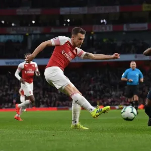 Ramsey vs Fred: Intense Battle at Emirates Stadium - Arsenal vs Manchester United, Premier League 2018-19 Ramsey vs Fred: Intense Battle at Emirates Stadium - Arsenal vs Manchester United, Premier League 2018-19