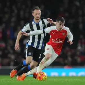 Ramsey vs. De Jong: Clash of the Midfielders in Arsenal vs. Newcastle Premier League Showdown