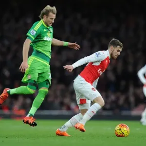 Ramsey's Agile Moves: Outmaneuvering Toivonen in Arsenal's Premier League Victory