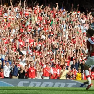 Ramsey's Brilliant Goal: Arsenal's 4th vs Portsmouth (09/08/2009)