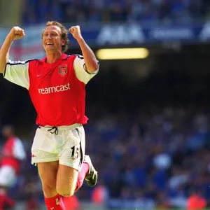 Ray Parlour celebrates scoring the 1st Arsenal goal. Arsenal 2: 0 Chelsea