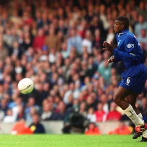 Ray Parlour shoots past Chelsea defender Marcel Desailly to score the 1st Arsenal goal