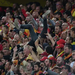 RC Lens vs. Arsenal: Thrilling Champions League Clash with Fan Surfing Euphoria RC Lens vs. Arsenal: Thrilling Champions League Clash with Fan Surfing Euphoria