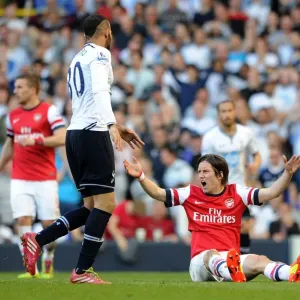 Réaction de Tomas Rosicky à l'infraction de Sandro : Tottenham vs. Arsenal, Premier League 2013-14 Réaction de Tomas Rosicky à l'infraction de Sandro : Tottenham vs. Arsenal, Premier League 2013-14