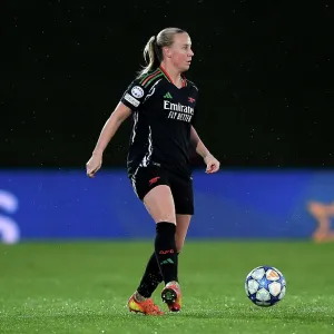 Real Madrid CF v Arsenal FC - UEFA Women's Champions League Quarter Finals First Leg Real Madrid CF v Arsenal FC - UEFA Women's Champions League Quarter Finals First Leg