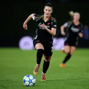 Real Madrid CF v Arsenal FC - UEFA Women's Champions League Quarter Finals First Leg Real Madrid CF v Arsenal FC - UEFA Women's Champions League Quarter Finals First Leg