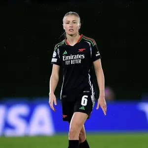 Real Madrid CF v Arsenal FC - UEFA Women's Champions League Quarter Finals First Leg Real Madrid CF v Arsenal FC - UEFA Women's Champions League Quarter Finals First Leg
