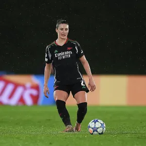 Real Madrid CF v Arsenal FC - UEFA Women's Champions League Quarter Finals First Leg Real Madrid CF v Arsenal FC - UEFA Women's Champions League Quarter Finals First Leg