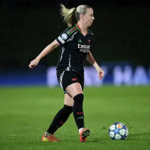 Real Madrid CF v Arsenal FC - UEFA Women's Champions League Quarter Finals First Leg Real Madrid CF v Arsenal FC - UEFA Women's Champions League Quarter Finals First Leg