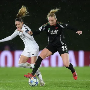 Real Madrid CF v Arsenal FC - UEFA Women's Champions League Quarter Finals First Leg Real Madrid CF v Arsenal FC - UEFA Women's Champions League Quarter Finals First Leg