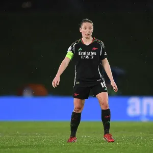 Real Madrid CF v Arsenal FC - UEFA Women's Champions League Quarter Finals First Leg Real Madrid CF v Arsenal FC - UEFA Women's Champions League Quarter Finals First Leg