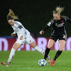 Real Madrid CF v Arsenal FC - UEFA Women's Champions League Quarter Finals First Leg Real Madrid CF v Arsenal FC - UEFA Women's Champions League Quarter Finals First Leg