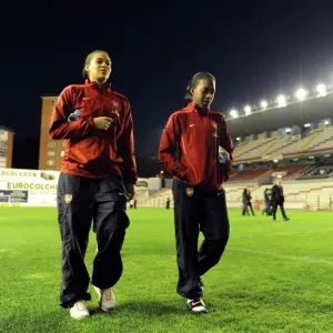 Rebecca Spencer and Danielle Carter (Arsenal) before the match. Rayo Vallecano 2