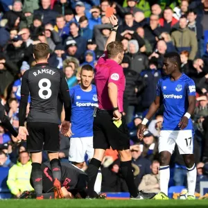 Red Card Drama: Idrissa Gueye Dismissed as Arsenal Edge Past Everton in Premier League Clash Red Card Drama: Idrissa Gueye Dismissed as Arsenal Edge Past Everton in Premier League Clash