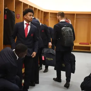 Reiss Nelson in Arsenal Changing Room Before Arsenal vs Watford, Premier League 2017-18