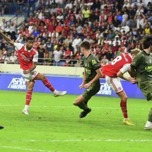 Reiss Nelson Scores as Arsenal Triumphs in Dubai Super Cup over AC Milan