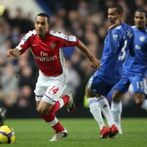 The Rivalry: Walcott vs. Cole at Stamford Bridge - Chelsea's 2-0 Victory over Arsenal in the Premier League