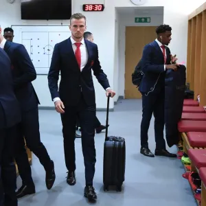 Rob Holding: Pre-Match Focus in Arsenal's Dressing Room (Arsenal v Leicester City, 2017-18) Rob Holding: Pre-Match Focus in Arsenal's Dressing Room (Arsenal v Leicester City, 2017-18)
