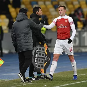 Rob Holding and Unai Emery: A Farewell Handshake in Ukraine - Arsenal's Europa League Encounter with Vorskla Poltava