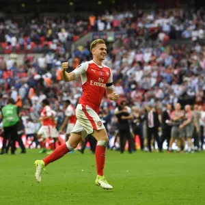 Rob Holding's Emotional FA Cup Victory Celebration: Arsenal's Triumph over Chelsea Rob Holding's Emotional FA Cup Victory Celebration: Arsenal's Triumph over Chelsea