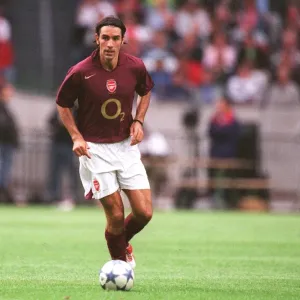 Robert Pires in Action: Arsenal's Victory over Porto at the Amsterdam Tournament, 2005 Robert Pires in Action: Arsenal's Victory over Porto at the Amsterdam Tournament, 2005