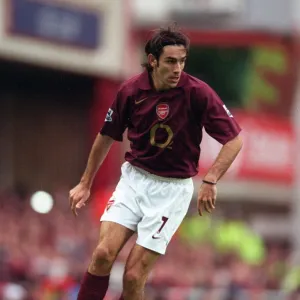 Robert Pires (Arsenal). Arsenal 3: 1 Sunderland. FA Premier League