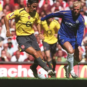 Robert Pires (Arsenal) Eidur Gudjohnsen (Chelsea). Arsenal 1: 2 Chelsea