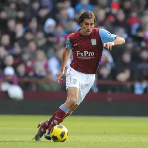 Robert Pires (Villa). Aston Villa 2: 4 Arsenal. Barclays Premier League Robert Pires (Villa). Aston Villa 2: 4 Arsenal. Barclays Premier League