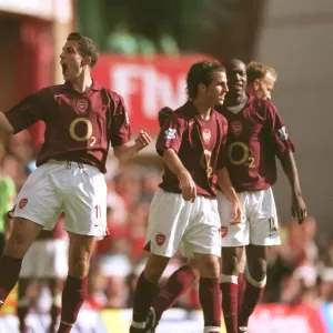 Robin van Perise celebrates scoring Arsenals goal. Arsenal 1: 0 Birmingham City