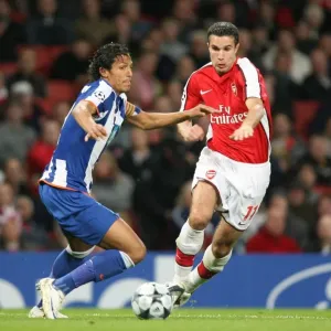 Robin van Persie (Arsenal) Bruno Alves (Porto)