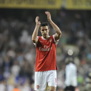 Robin van Persie (Arsenal) claps the fans after the match. Tottenham Hotspur 3: 3 Arsenal